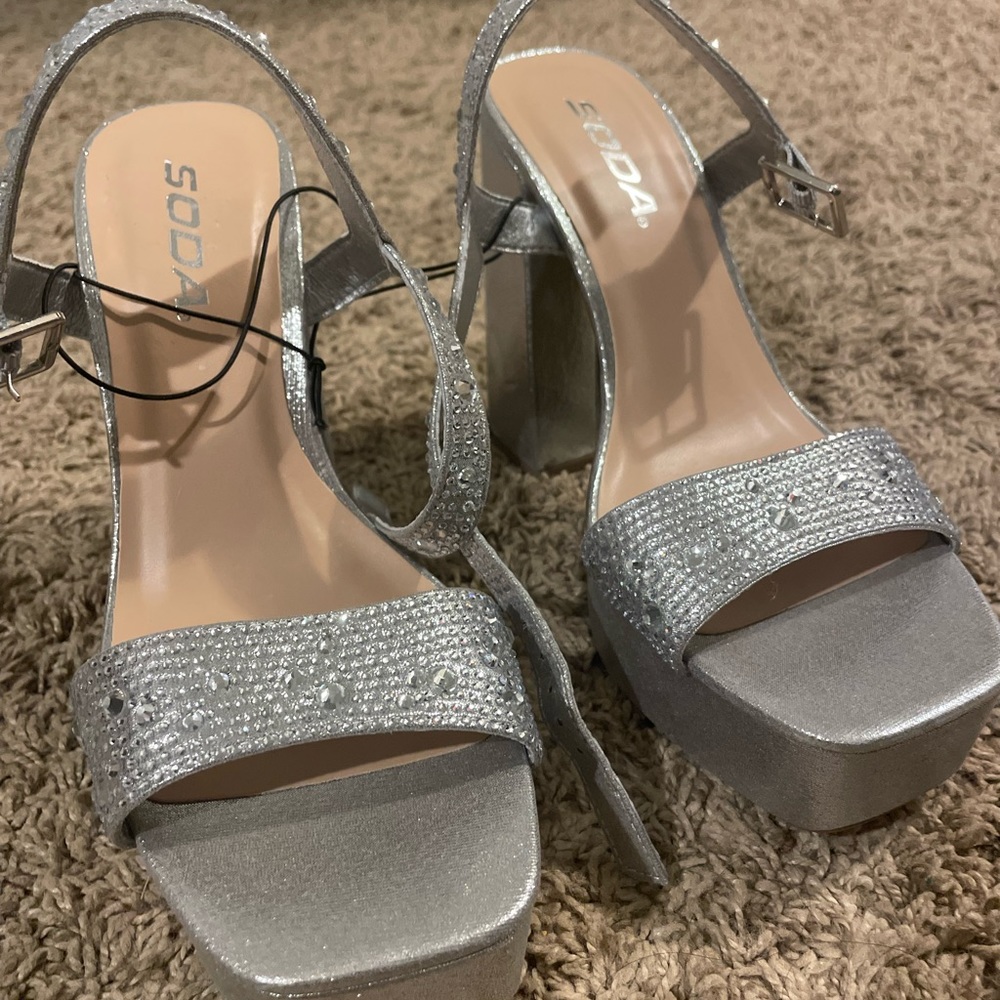 Soda silver chunky heel with rhinestones